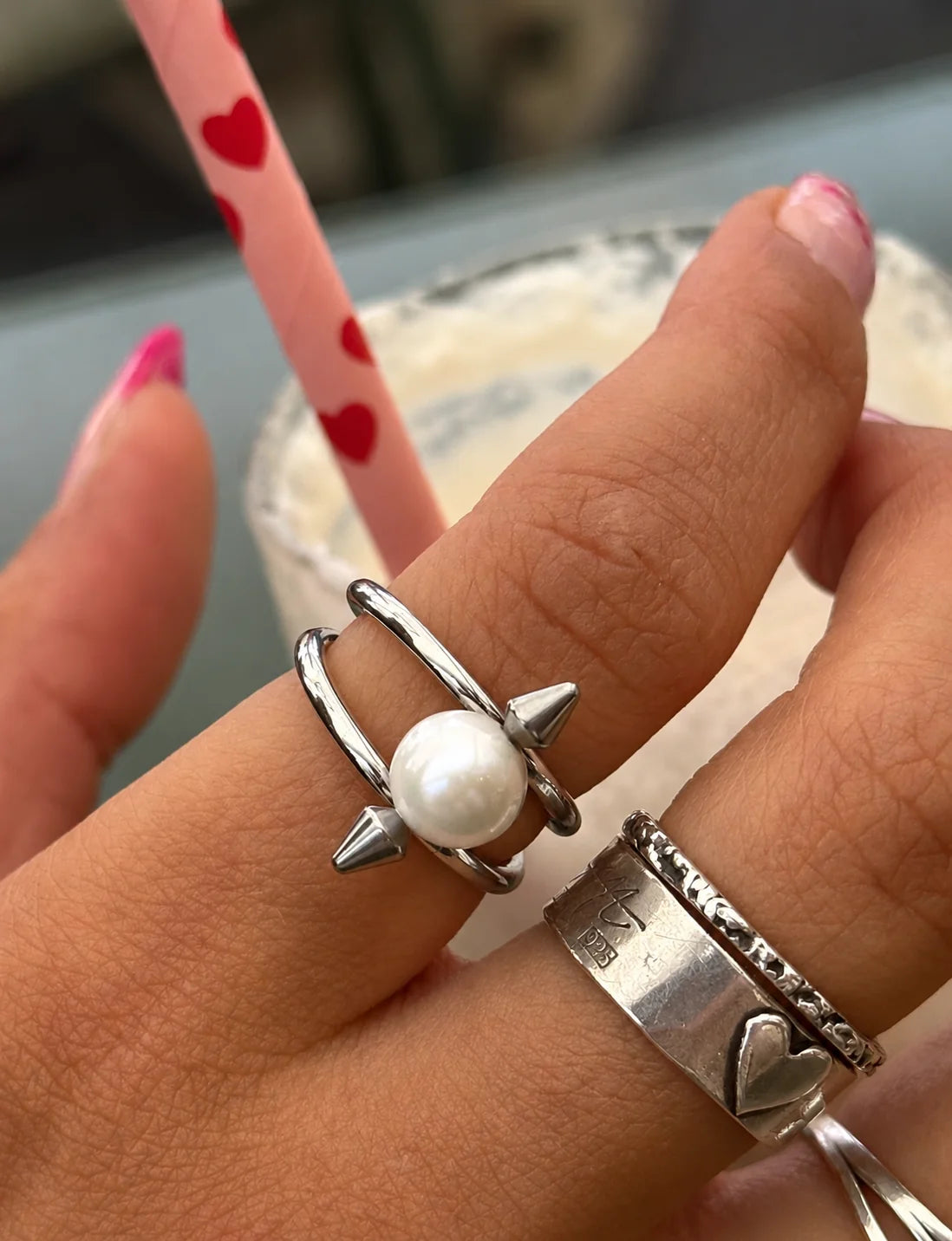 REBEL PEARL RING SHE STOCKHOLM