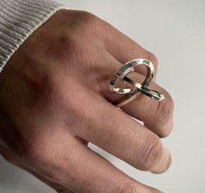 Loose knot ring